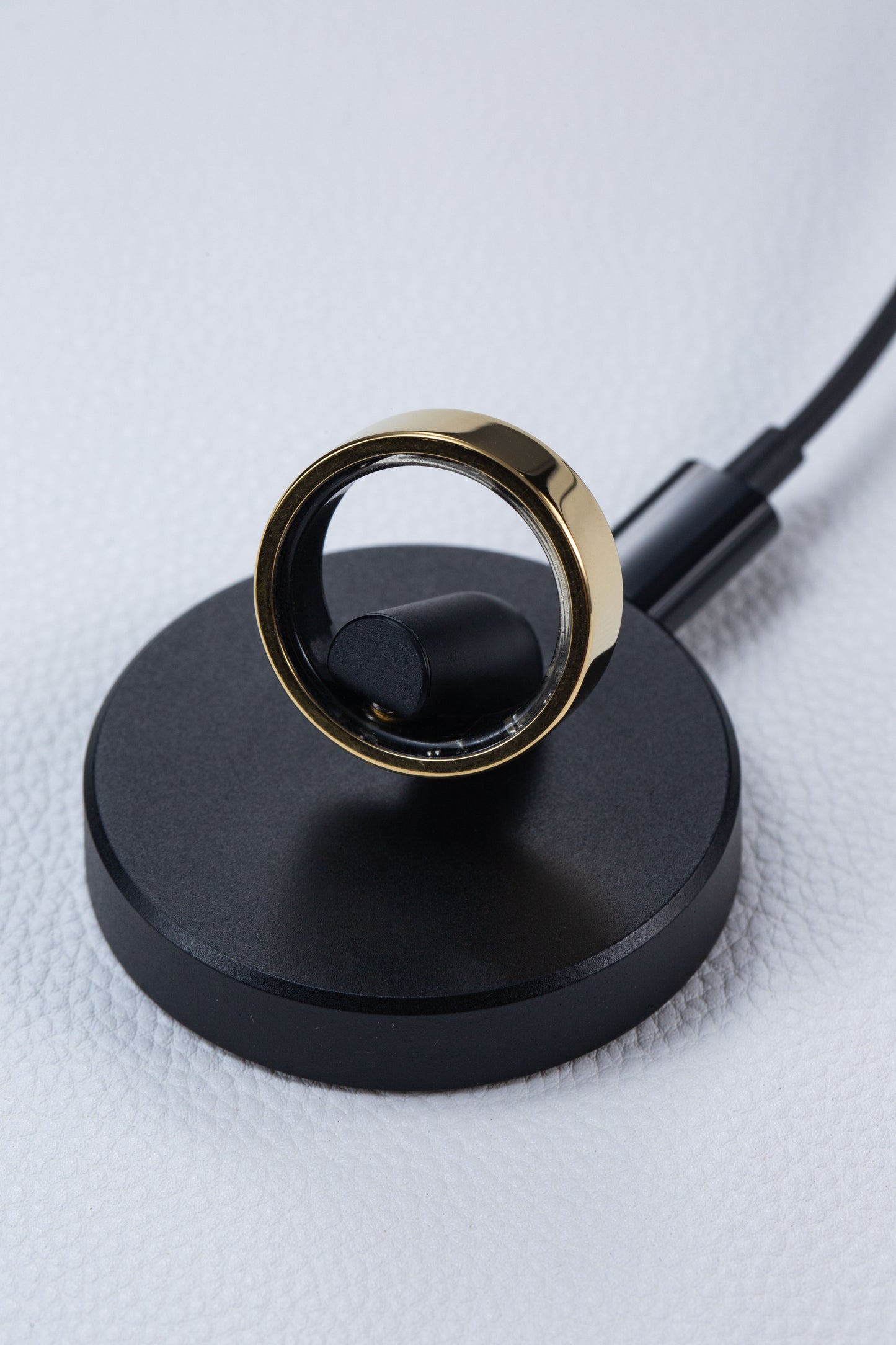 Amovan smart ring charging dock
