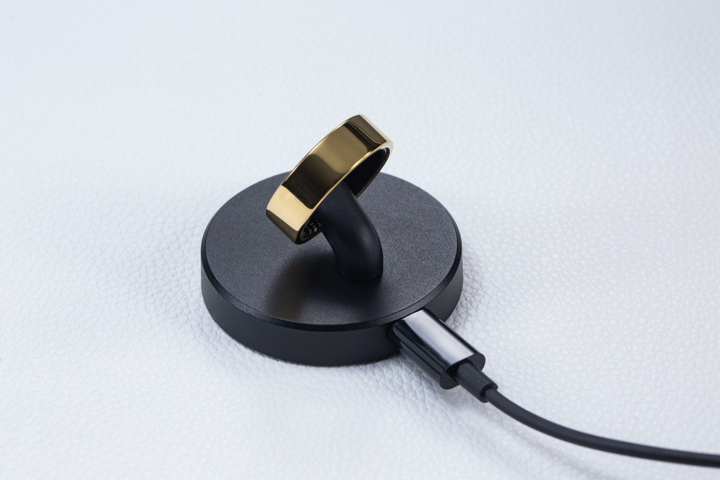 Amovan smart ring charging dock